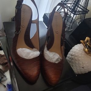 Boutique 9 pumps      3 1/2 Inches